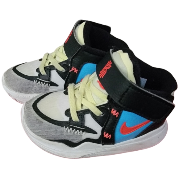 Kids multi-colored Kyrie Infinity SE sneakers size 5 - Picture 2 of 6